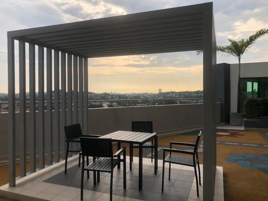 Mishal'S Homestay-Vista Bangi Studio Service Apartment Kajang Kültér fotó